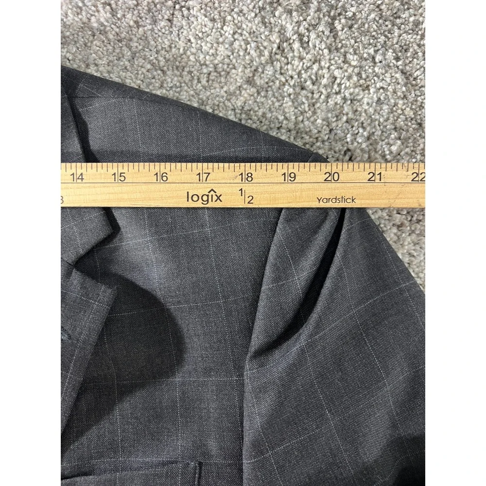 Jos A Bank Men 42R Blazer Sport Coat 100% Charcoal Gray Windowpane Wool 2 Button